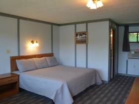 Cottage 2 - king bedroom 2